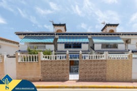 Bungalas su bendru baseinu, Alicante provincijoje, Torrevieja mieste. 3 kambariai | 37 m² | 500 metr