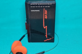 Grundig BeatBoy 235  Ausinukai