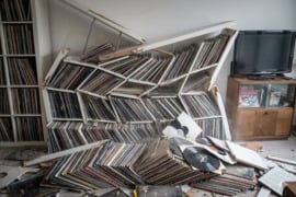 Perku vinilo plokšteles ir audiokasetes. Domina įvairūs atlikėjai ir būklė. Siūlau geras kainas, ats