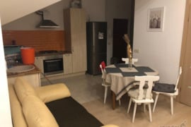 Erdvus, 4 kambarių butas Vilniaus centre netoli Seimo, Gedimino pr. 