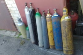 Pard.Balionus. Angliarūgštės,Argono..Dujų. Helio.Acetyleno..Oro..