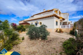 Namas su bendru baseinu, Alicante provincijoje, Orihuela Costa mieste. 4 kambariai | 77 m² | 2 kilom