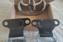 Nauji Toyota RAV4 (2019-2025) bagažinės vyriai, 2 vnt. 
