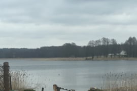 PARDUODAMAS  SKLYPAS SU PAKRANTĖ( už Grigaičių mst 3 km.)