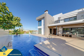 Vila su privačiu baseinu, Alicante provincijoje, Torrevieja mieste, Los Balcones rajone. 4 kambariai