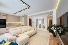 Renovuotas apartamentas su terasa, Alicante provincijoje, Torrevieja mieste, Playa del Cura rajone. 