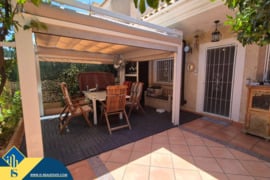 Namas su bendru baseinu, Alicante provincijoje, Torrevieja mieste, Playa de Los Locos rajone. 4 kamb