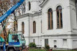 Autobokštelio nuoma darbai aukštyje