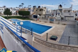 Namas su bendru baseinu, Alicante provincijoje, Torrevieja mieste. 3 kambariai | 44 m² | 3 kilometra