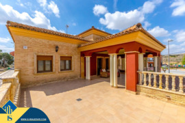 Vila su privačiu baseinu, Alicante provincijoje, Orihuela Costa mieste. 5 kambariai | 620 m² | 30 ki
