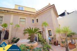 Vila su terasa, Alicante provincijoje, Guardamar del Segura mieste. 6 kambariai | 419 m² | 300 metrų