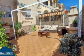 Bungalas su bendru baseinu, Alicante provincijoje, Orihuela Costa mieste. 4 kambariai | 80 m² | 2.4 