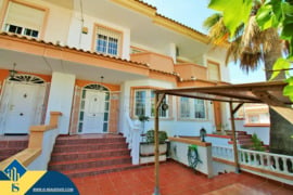 Namas su bendru baseinu, Alicante provincijoje, Orihuela Costa mieste. 4 kambariai | 149 m² | 2.5 ki