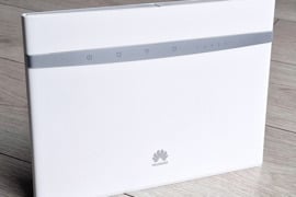 4G+ LTE modemas Huawei B525s-65a su SIM kortele