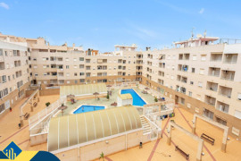 Apartamentas su bendru baseinu, Alicante provincijoje, Torrevieja mieste. 3 kambariai | 66 m² | 1 ki