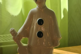 Dekoratyvinė šiuolaikinė porcelianinė  sulptūrėlė