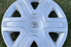 Toyota , Ratų gaubtai, R-16