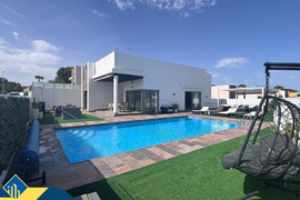 Vila su privačiu baseinu, Alicante provincijoje, Orihuela Costa mieste. 6 kambariai | 349 m² | 5 kil