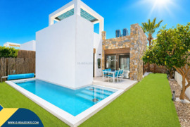 Vila su privačiu baseinu, Alicante provincijoje, Orihuela Costa mieste. 3 kambariai | 80 m² | 100 me