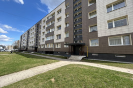 Nuomojamas jaukus 2 kambarių butas Taikos g. 4, renovuotame name.