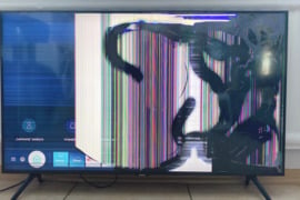 Demontuotas Samsung Ue43tu8072uxxh