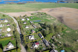 Parduodamas gyvenamasis namas su 18 arų žemės sklypu vaizdingoje Anykščių rajono vietoje – Burbiškio