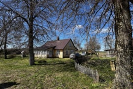 PARDUODAMA SODYBA SU 2,47 HA SKLYPU