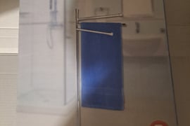 Nauja Wenko Roma rankšluosčių ir drabužių kabykla