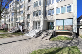 Išnuomojamos 83.72 kv.m. patalpos Naftininkų g. Mažeikiuose.