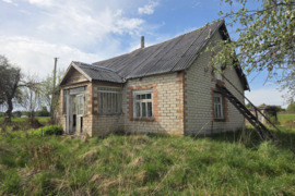 SODYBA SU 3,2 HA SKLYPU MOLĖTŲ RAJONE 