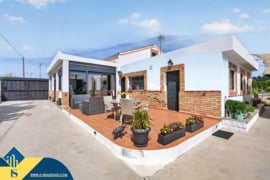 Vila su privačiu baseinu, Alicante provincijoje, Alicante mieste. 4 kambariai | 170 m² | 4.5 kilomet