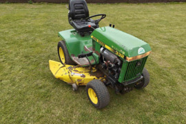 Sodo traktorius John Deere 322
