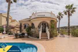 Vila su privačiu baseinu, Alicante provincijoje, Gran Alacant mieste. 4 kambariai | 119 m² | 2.5 kil