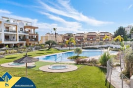 Namas su bendru baseinu, Alicante provincijoje, Orihuela Costa mieste. 3 kambariai | 69 m² | 4 kilom