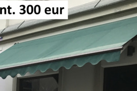 Terasos markizė, valdoma elektra