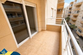 Apartamentas su bendru baseinu, Alicante provincijoje, Torrevieja mieste, Playa del Cura rajone. 3 k
