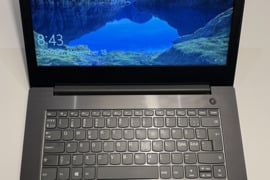 Lenovo V330 i5-8250u 8gb RAM / 256gb SSD / FullHD 14