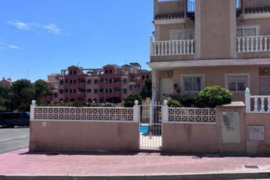 Namas su bendru baseinu, Alicante provincijoje, Orihuela Costa mieste. 4 kambariai | 120 m² | 5.7 ki