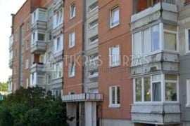 Parduodamas vieno kambario butas su holu, suremontuotas naujai