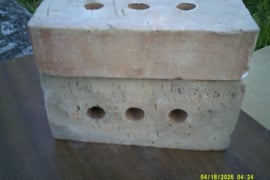 Parastos raudonos mūrjimo plytos