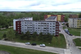 Parduodamas 2k butas N. Akmenėje su nuostabiu vaizdu pro langą ir IŠMOKĖTA RENOVACIJA!