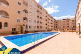 Studija su bendru baseinu, Alicante provincijoje, Torrevieja mieste. 1 kambarys | 42 m² | 700 metrų 