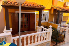 Renovuotas duplex apartamentas su terasa, Alicante provincijoje, Torrevieja mieste, La Mata rajone. 