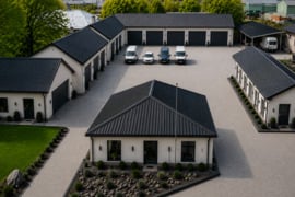 Parduodamos arba ilgalaike nuoma 750 m2 patalpos ir 24a. asfaltuota aikštelė miesto centre Tilžės g.