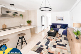 Renovuotas apartamentas su terasa, Alicante provincijoje, Torrevieja mieste, La Mata rajone. 3 kamba