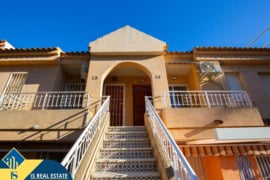 Renovuotas apartamentas su bendru baseinu, Alicante provincijoje, Torrevieja mieste. 3 kambariai | 4