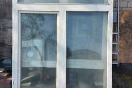 Langai mediniai su stiklo paketu naudoti
