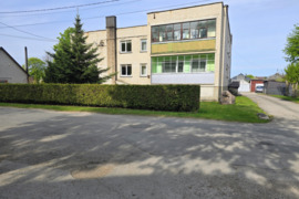 PARDUODAMAS 3 KAMBARIŲ BUTAS SU PRIVAČIU KIEMU MAŽEIKIUOSE, LELIJŲ G. 