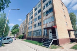 Mažeikiuose 3 aukšte Draugystės g. 16 parduodamas naujai įrengtas 2k butas