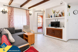 Apartamentas su bendru baseinu, Alicante provincijoje, Torrevieja mieste, Playa de los Locos rajone.